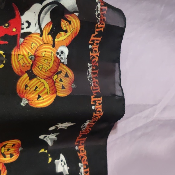 Trick or treat scarf. - Picture 3 of 4
